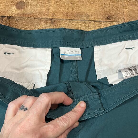 Columbia | Men's 100% Cotton Washed Out Teal Chino Shorts Sz 38 Outdoors Hiking - Picture 3 of 3